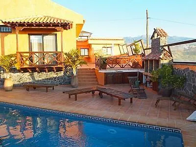 Casa Estilo Colonial Holiday home Cho